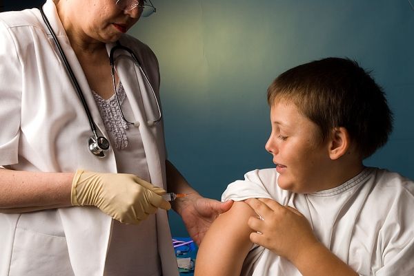 การฉีดวัคซีนของเด็กที่มีสุขภาพดี